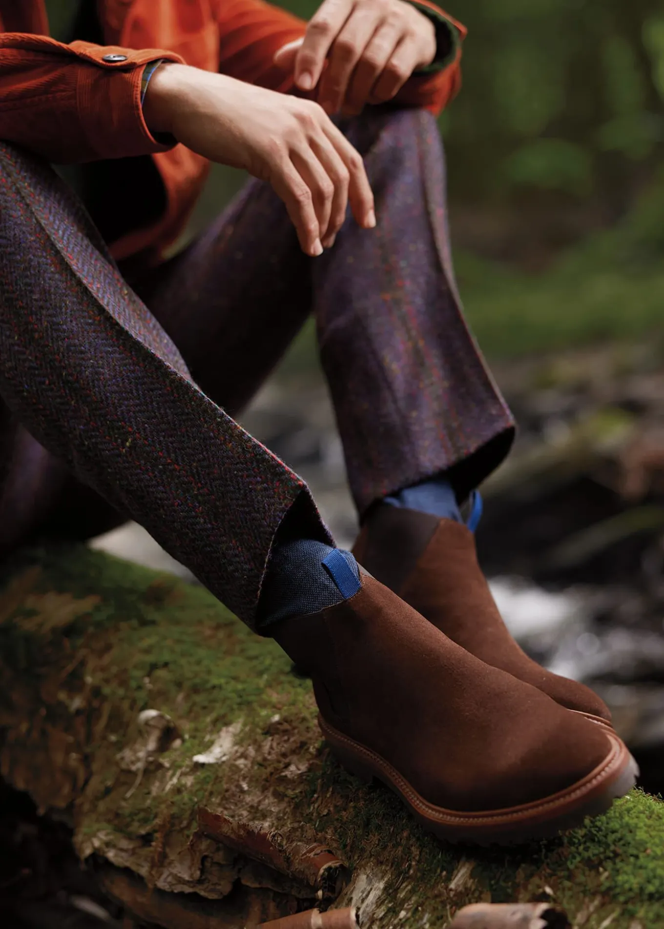 hastings_suede_low_chelse_1.webp Hastings Suede Low Chelsea Boot