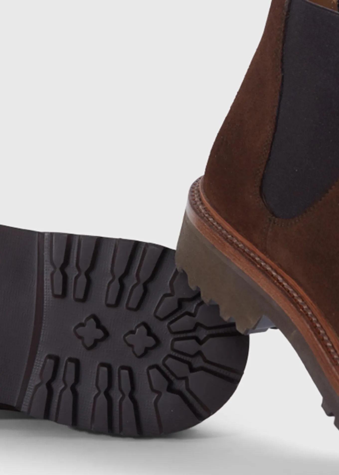 hastings_suede_low_chelse_5.webp Hastings Suede Low Chelsea Boot