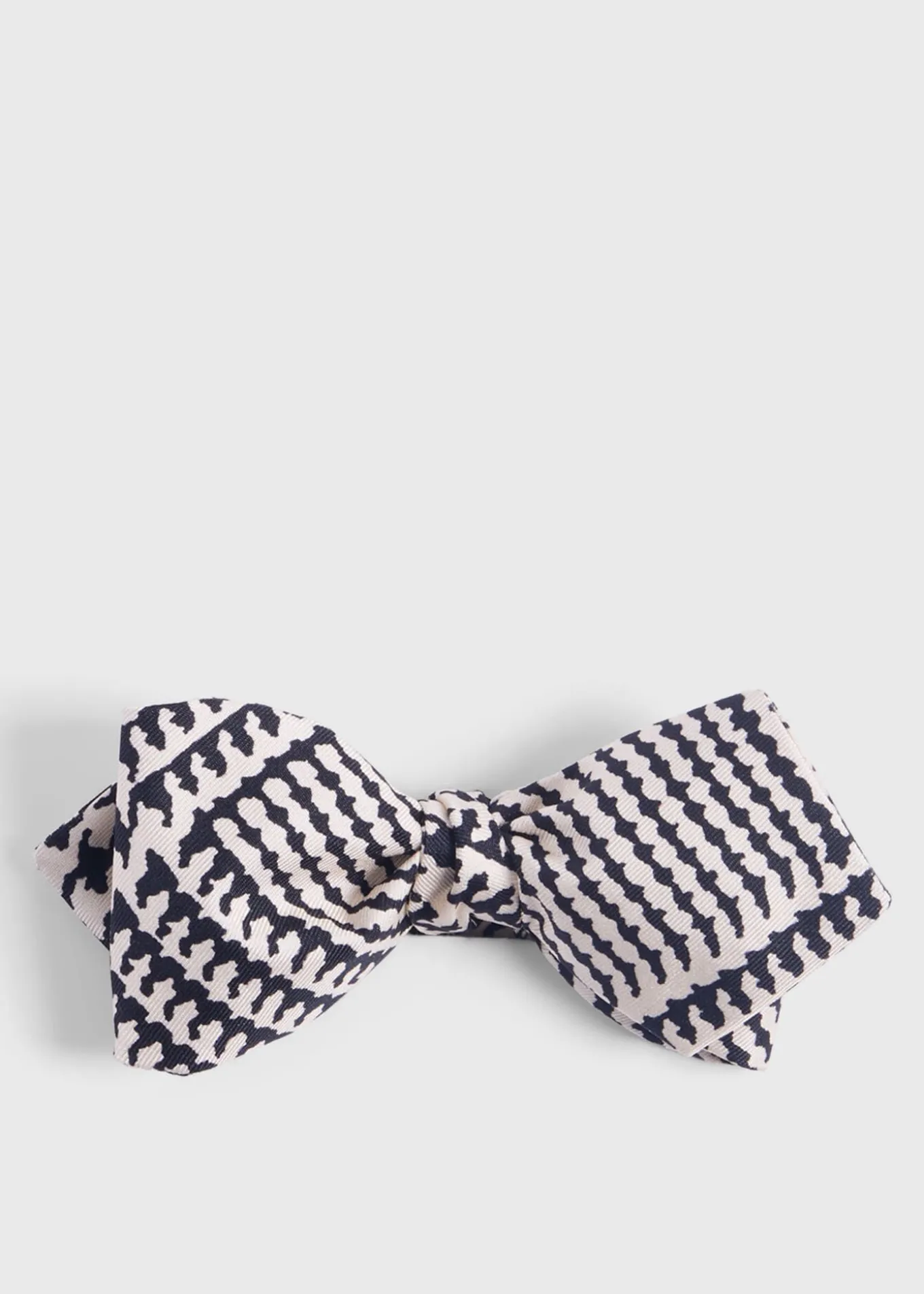 printed_silk_glen_plaid_b_0.webp Printed Silk Glen Plaid Bow Tie