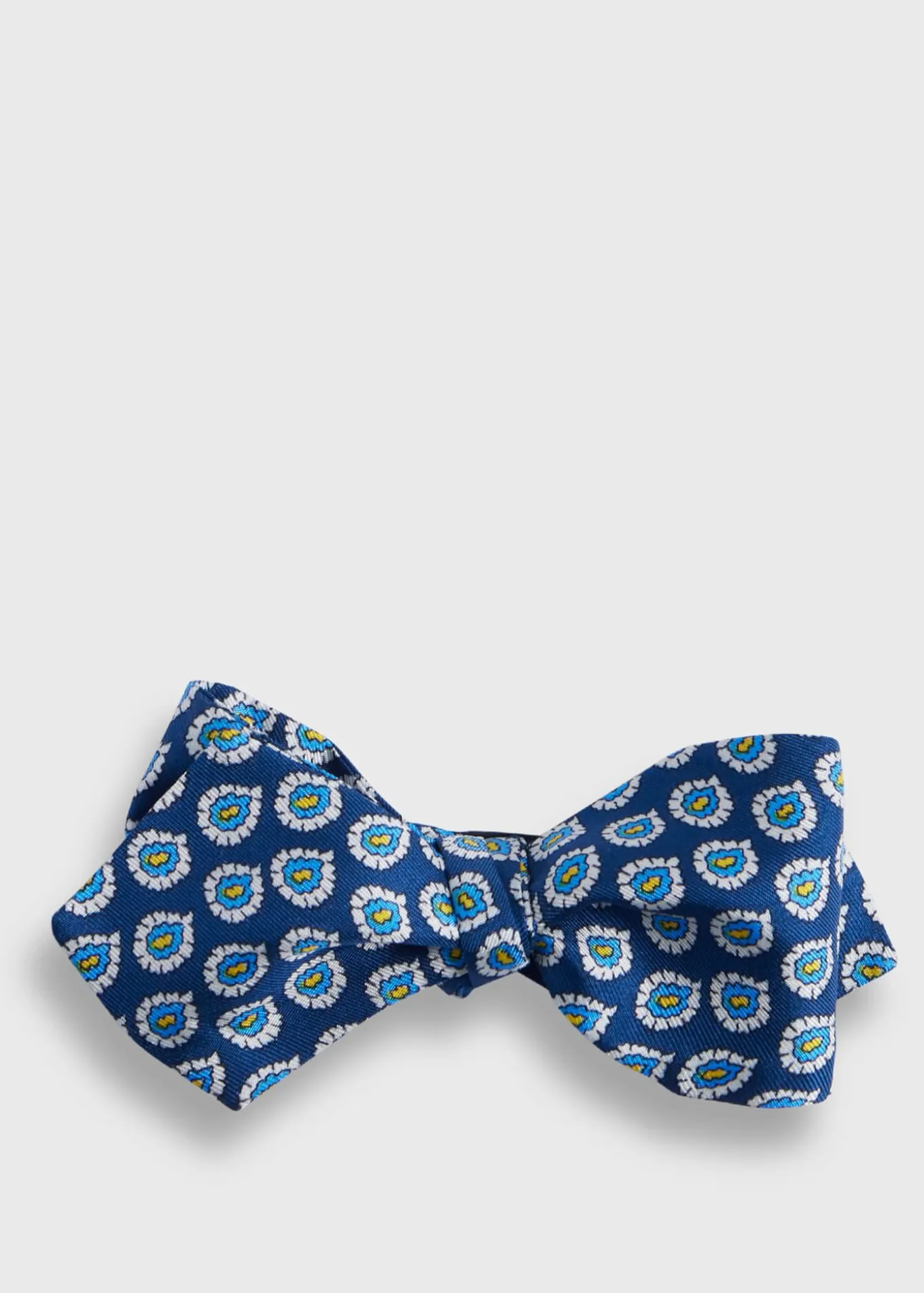 silk_twill_tossed_paisley_0.webp Silk Twill Tossed Paisley Bow TIe